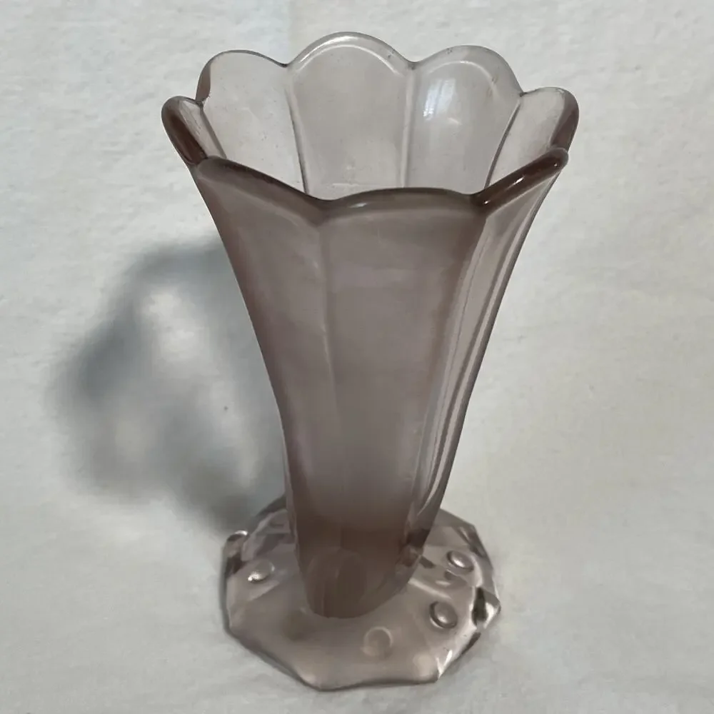 Art Deco 1930’s Czech Glass, Pink - Cornucopia 6.25” Tall Horn Of Plenty Vase